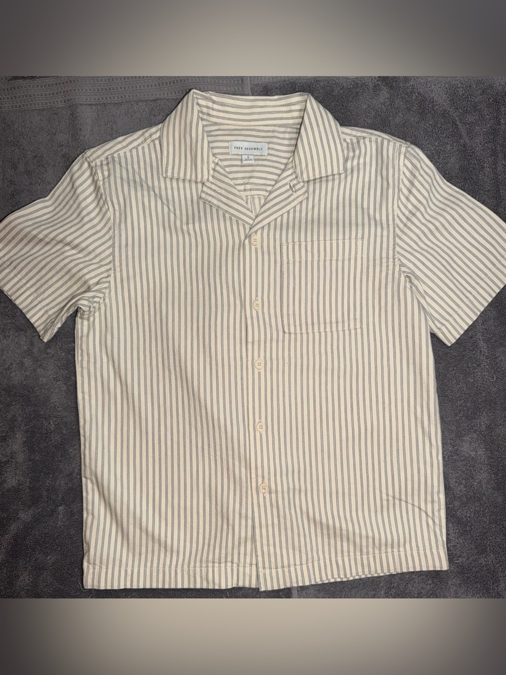 Men's Short-Sleeve Button-Down Shirt - Cream & Gray Stripes